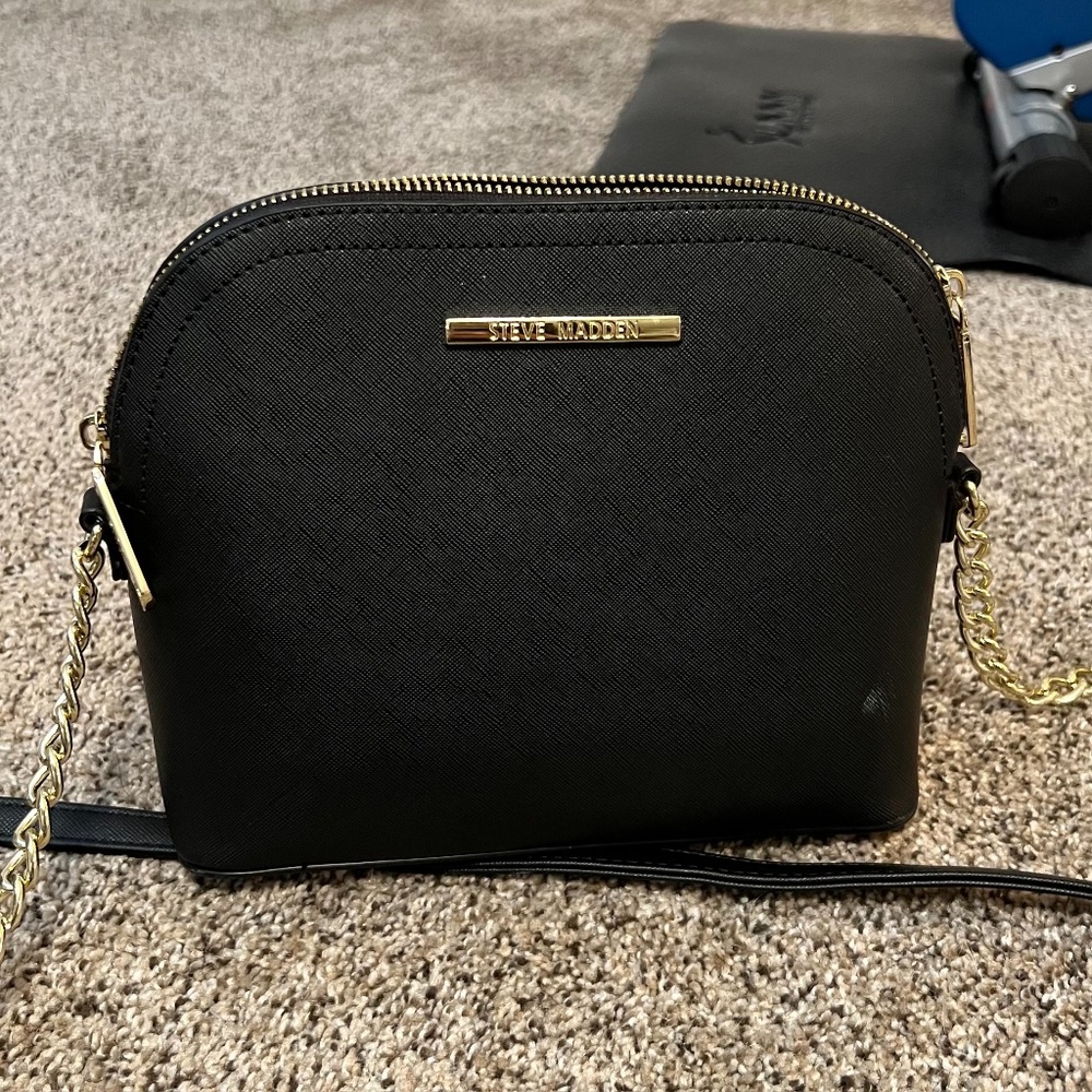 Steve Madden Dome Crossbody - Black